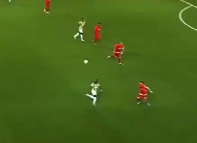 Kadıköy'de ortalığı ayağa kaldıran pozisyon! Hakemin verdiği karar olay oldu Kadıköy'de ortalığı ayağa kaldıran pozisyon! Hakemin verdiği karar olay oldu