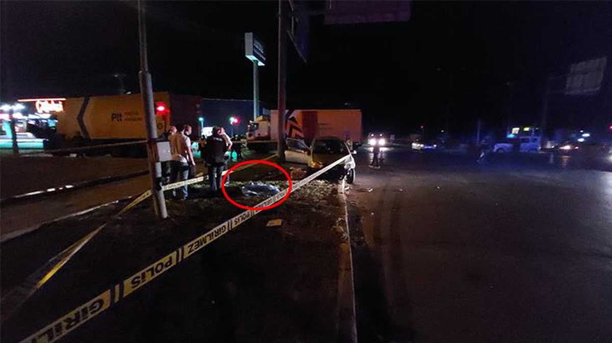 Aile faciası! Kamyonla çarpışan sürücü, otomobildeki karısını ile 1 yaşındaki kızını kaybetti