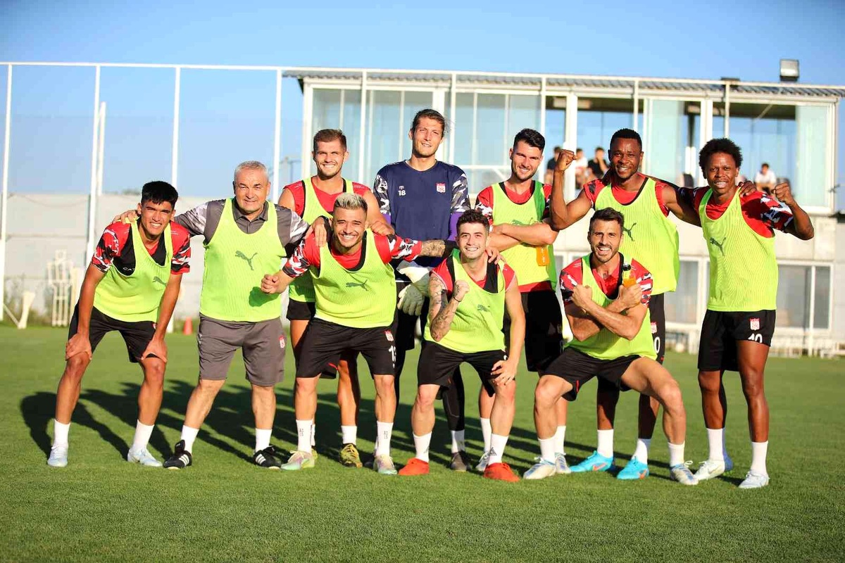 Sivasspor\'da, Adana Demirspor maçı hazırlıkları başladı