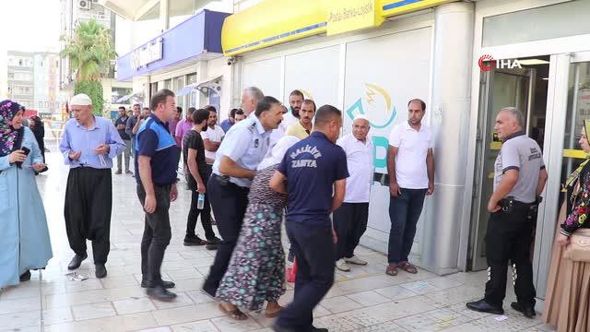 Yaşlı kadının yardımına zabıta yetişti