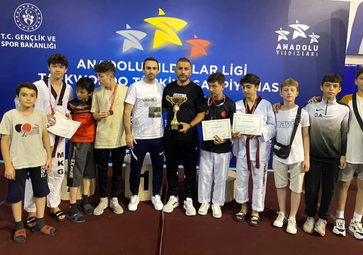 Zonguldak Taekwondo\'da Türkiye şampiyonu oldu
