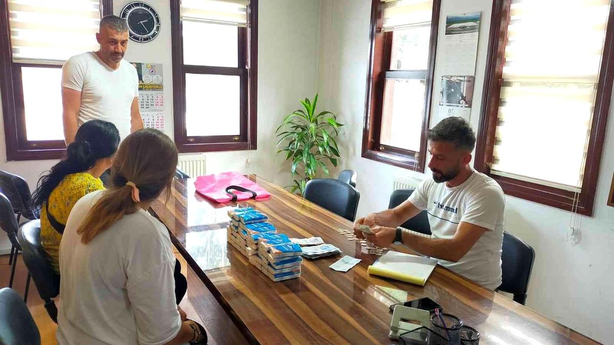 3 saatte 2 bin lira topladı