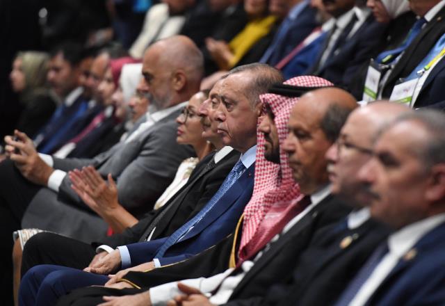 5'nci İslami Dayanışma Oyunları'nın açılışını Erdoğan yaptı! 56 ülke sporcuları kıyasıya yarışacak 5'nci İslami Dayanışma Oyunları'nın açılışını Erdoğan yaptı! 56 ülke sporcuları kıyasıya yarışacak
