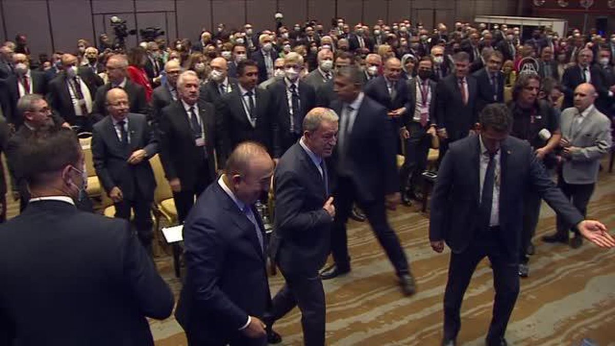 Akar: 'Bütün boyutlarıyla savunma ve güvenlik konusu üzerinde ülkemizin ve milletimizin bekası bakımından durmamız gerekiyor'