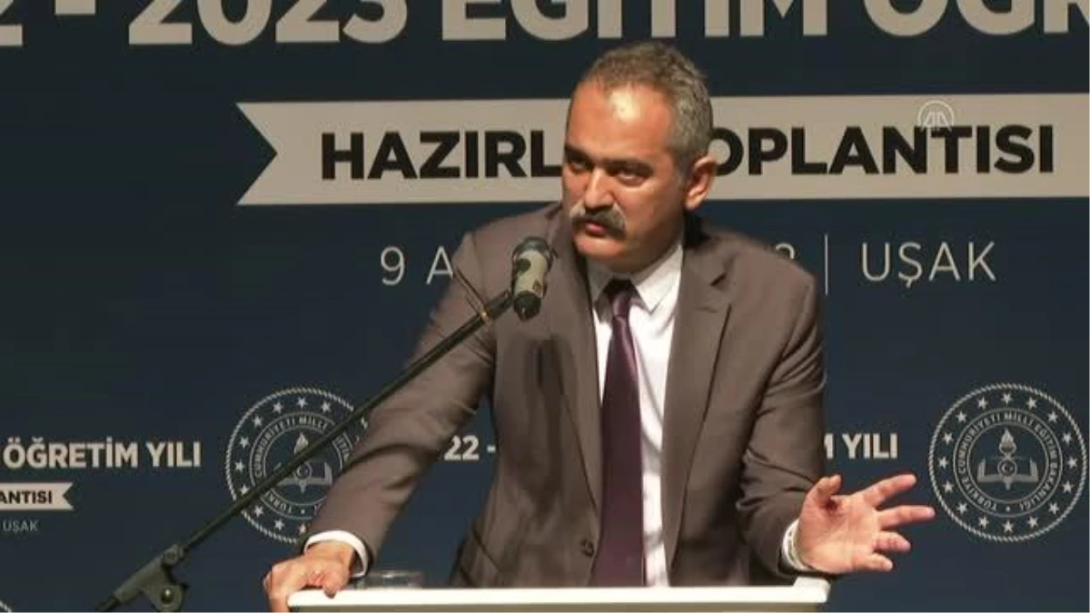 Bakan Özer: "(Pandemi süreci)Biz okulları açık tutarak sadece çocuklarımızı, gençlerimizi kurtarmadık; aynı zamanda Türkiye\'nin normalleşmesini de...