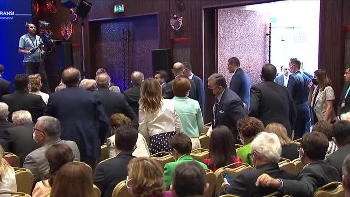 Çavuşoğlu: "Diplomatik ilişkilerimizin 30. yılında Slovenya ile ilişkilerimizi geliştirmeye devam ediyoruz"