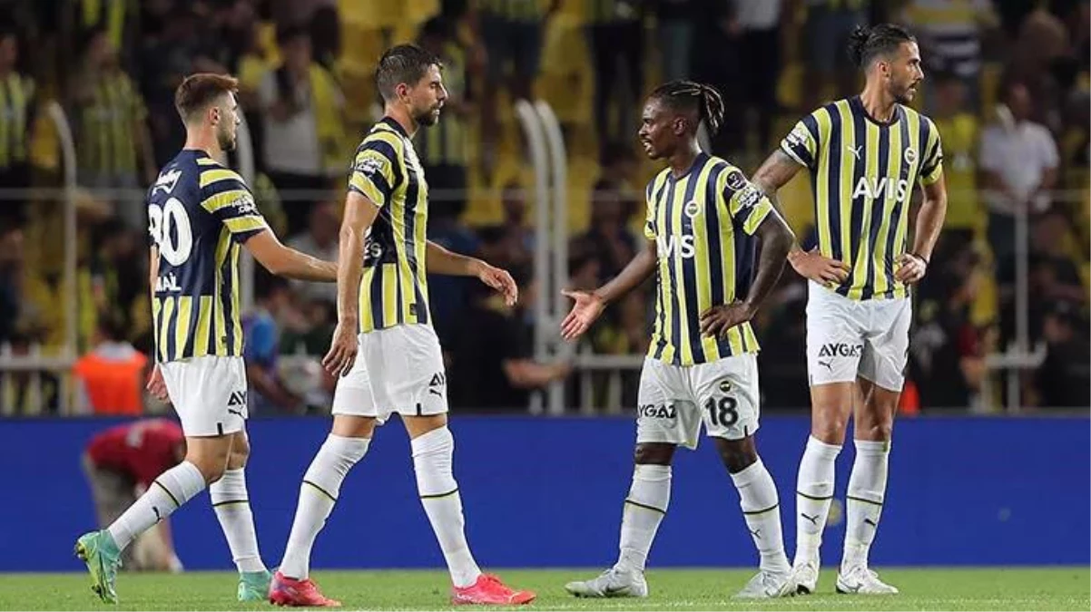 Öfkeli Fenerbahçe taraftarları yeni transfer Gustavo\'nun performansına sert tepki gösterdi