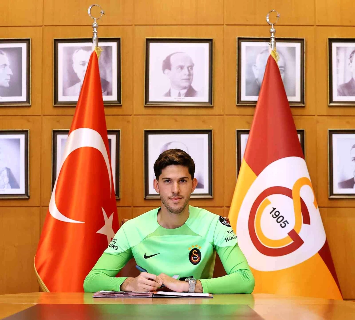 Galatasaray\'la sözleşmesini uzatan Batuhan Şen, Karagümrük\'e kiralandı