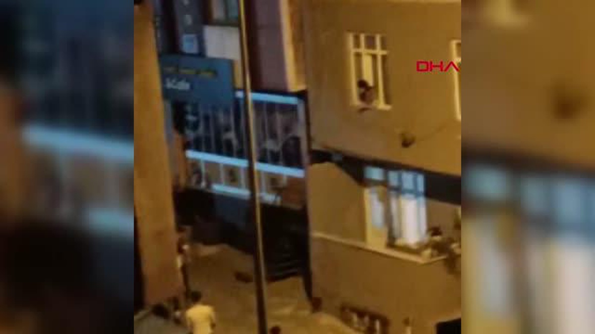 İSTANBUL-SULTANGAZİ\'DE KAHVEDE SİLAHLI SALDIRI: 1 YARALI