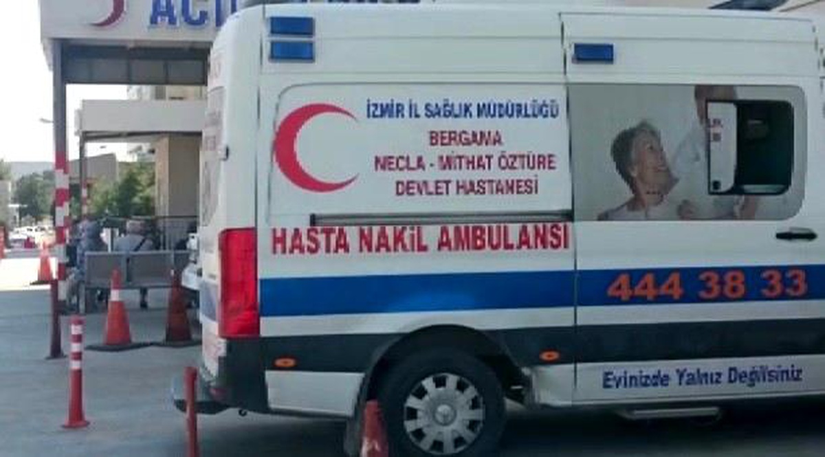 İzmir\'de garip olay: Hastane önünden ambulans çalındı