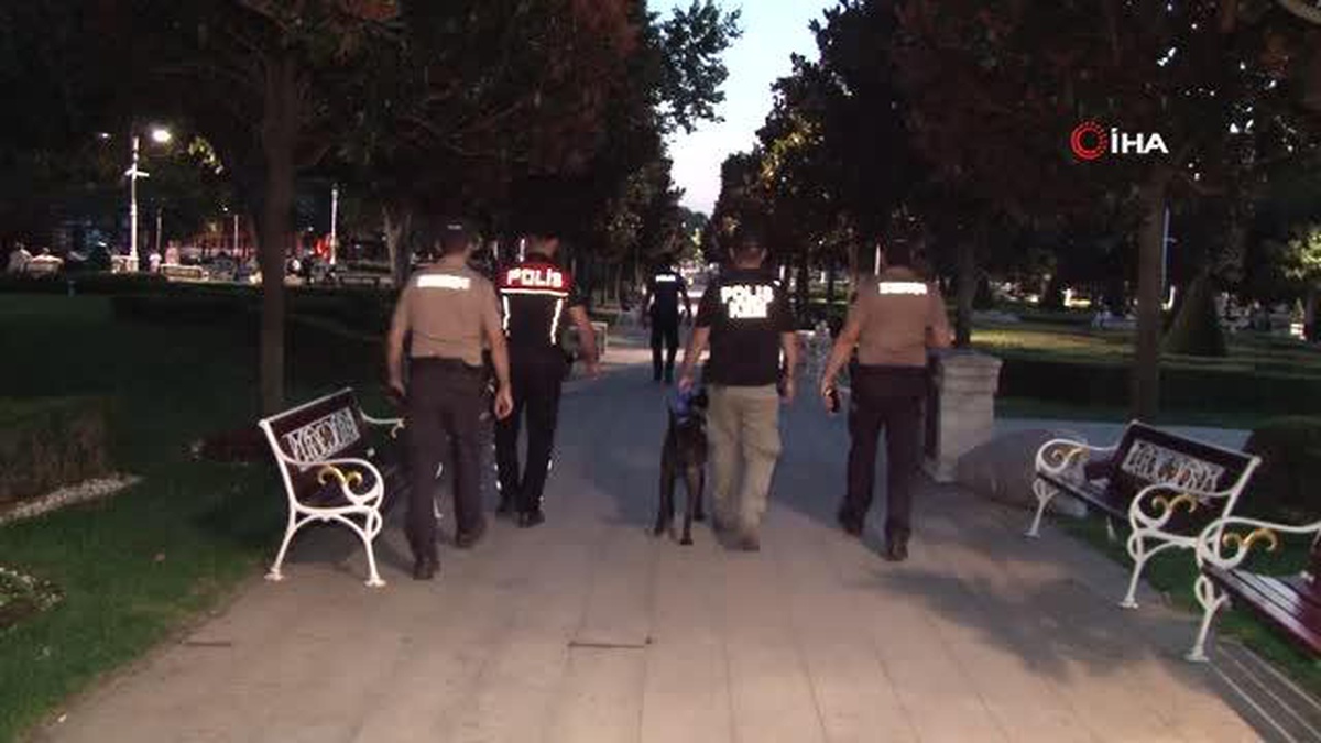 Kadıköy\'de park ve bahçelerde narkotik köpekli denetim
