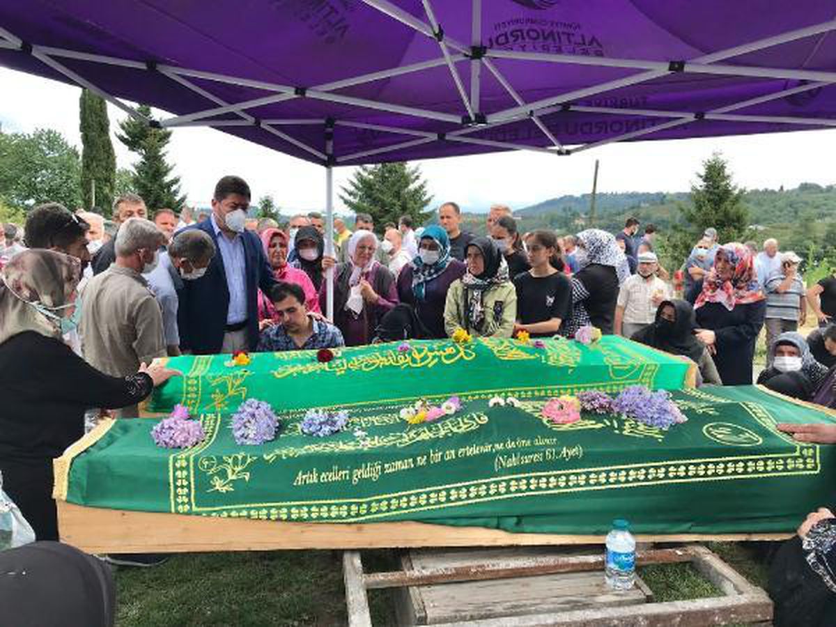 Ordu\'da tüneldeki kazada ölen baba-oğul, toprağa verildi