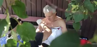 Saldırıların ardından acil servis ekipleri yaralılara müdahale etti