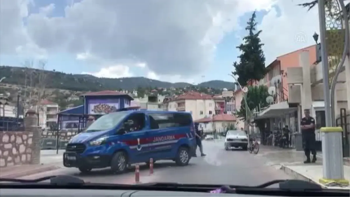 Burdur\'da silahlı kavgada 1 kişi öldü, 2 kişi yaralandı