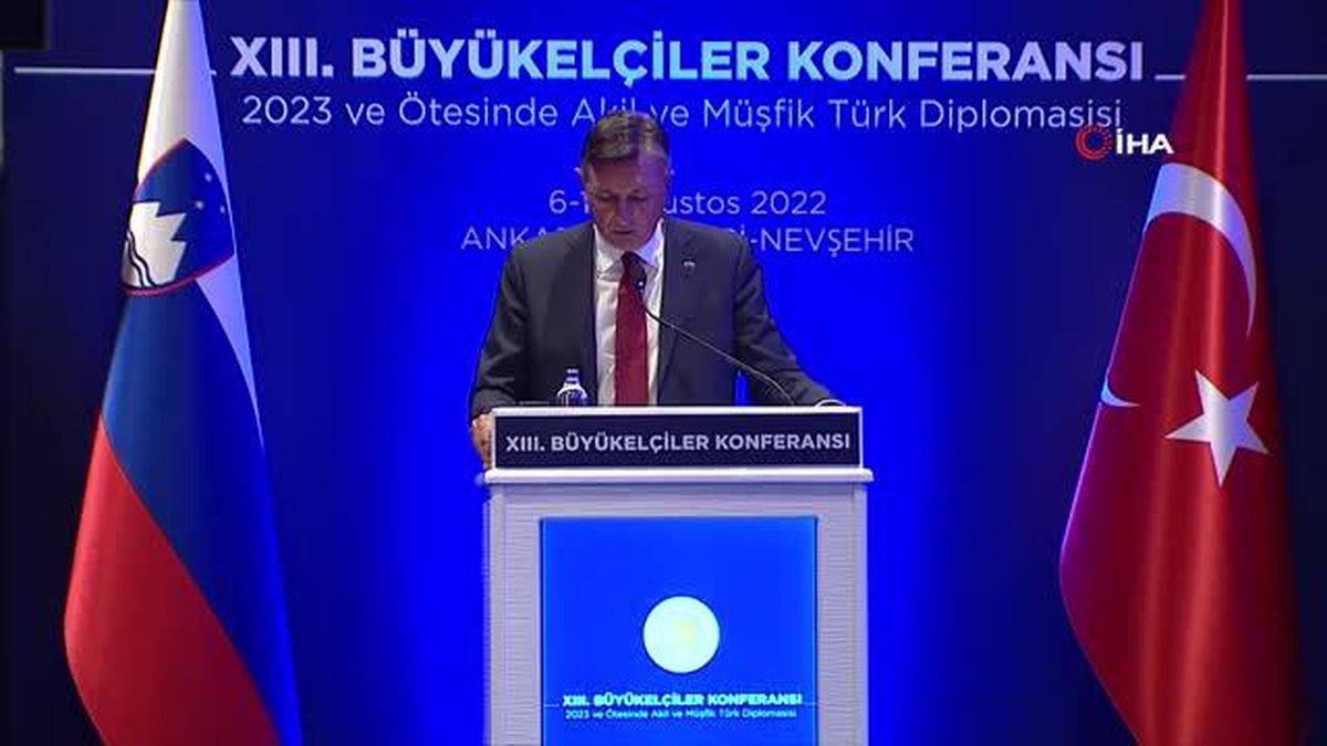 Slovenya Cumhurbaşkanı Pahor: "Batı, Ukrayna\'daki savaşın yükünü taşımalı"