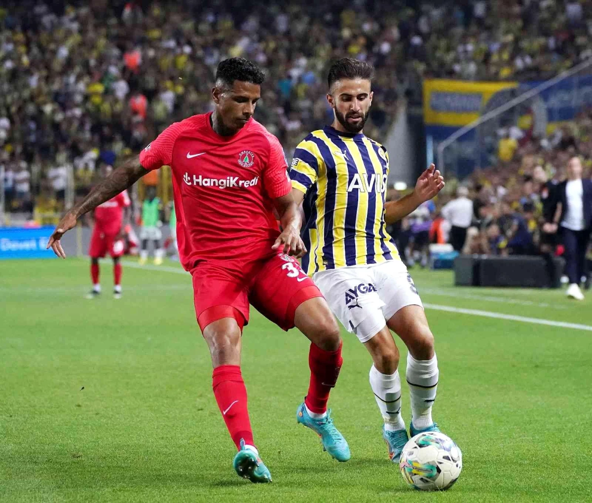 Spor Toto Süper Lig: Fenerbahçe: 2 Ümraniyespor: 1 (İlk yarı)