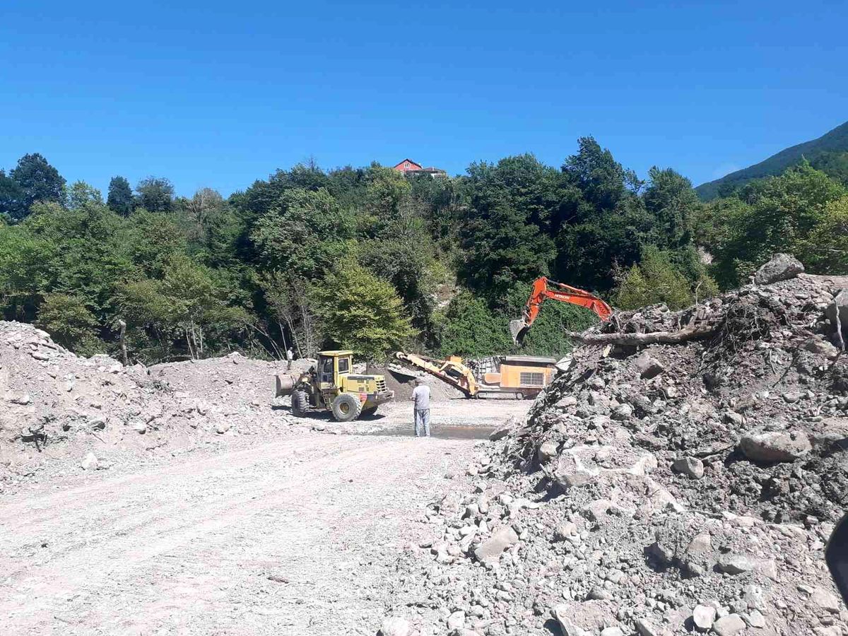 Türkeli\'de konkasör ile malzeme üretimine başlandı