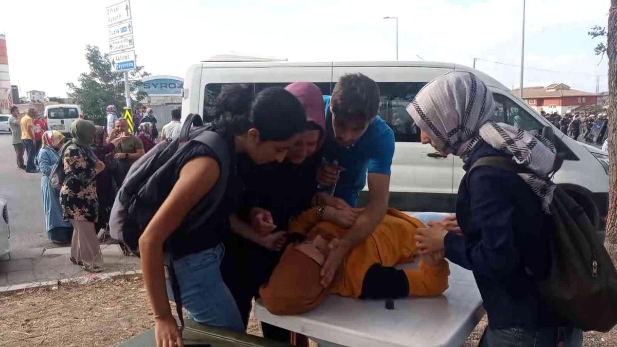Fabrikadan kovulan ve tazminatları eksik yatırılan 350 işçiyle polis arasında çıkan arbede sonrası bazı işçiler fenalaştı