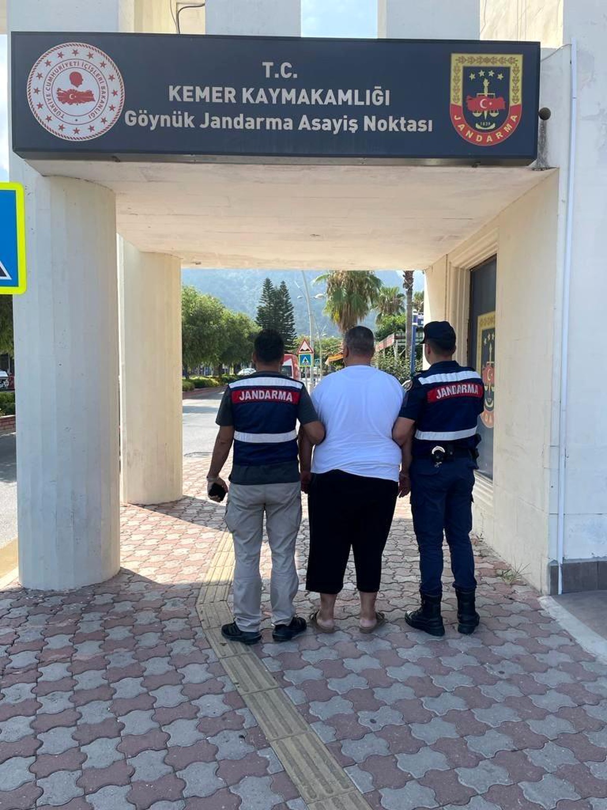 7,5 yıl hapis cezası ile aranan firari, jandarmaya yakalandı