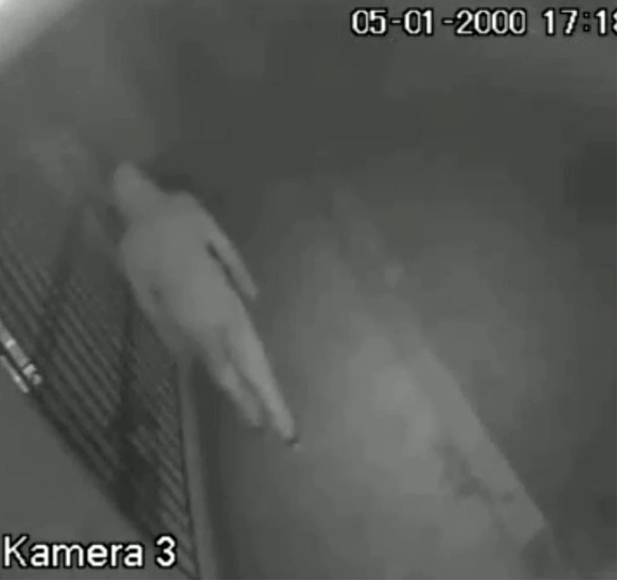 72 suç kaydı bulunan hırsızın yakalanma anı kamerada