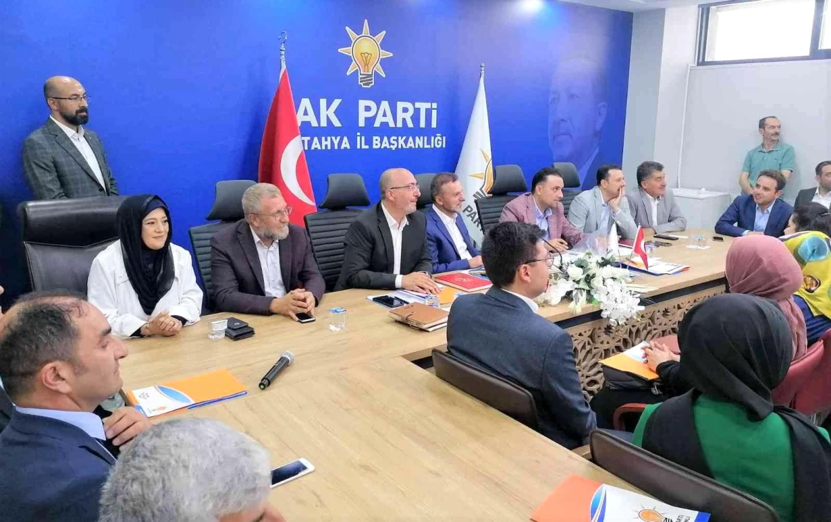 AK Parti\'nin Teşkilattan Sorumlu Genel Başkan Yardımcısı Erkan Kandemir Kütahya\'da