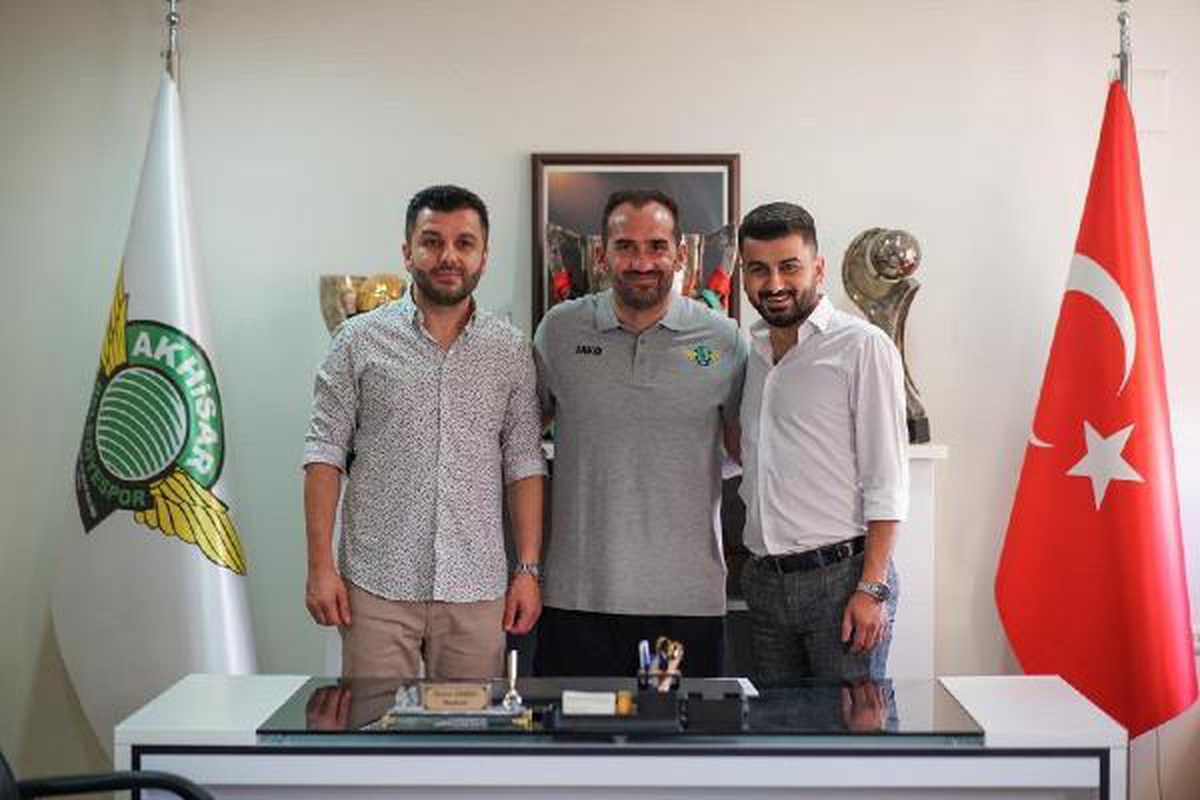 Akhisarspor\'da Gekas gecikmeli döndü