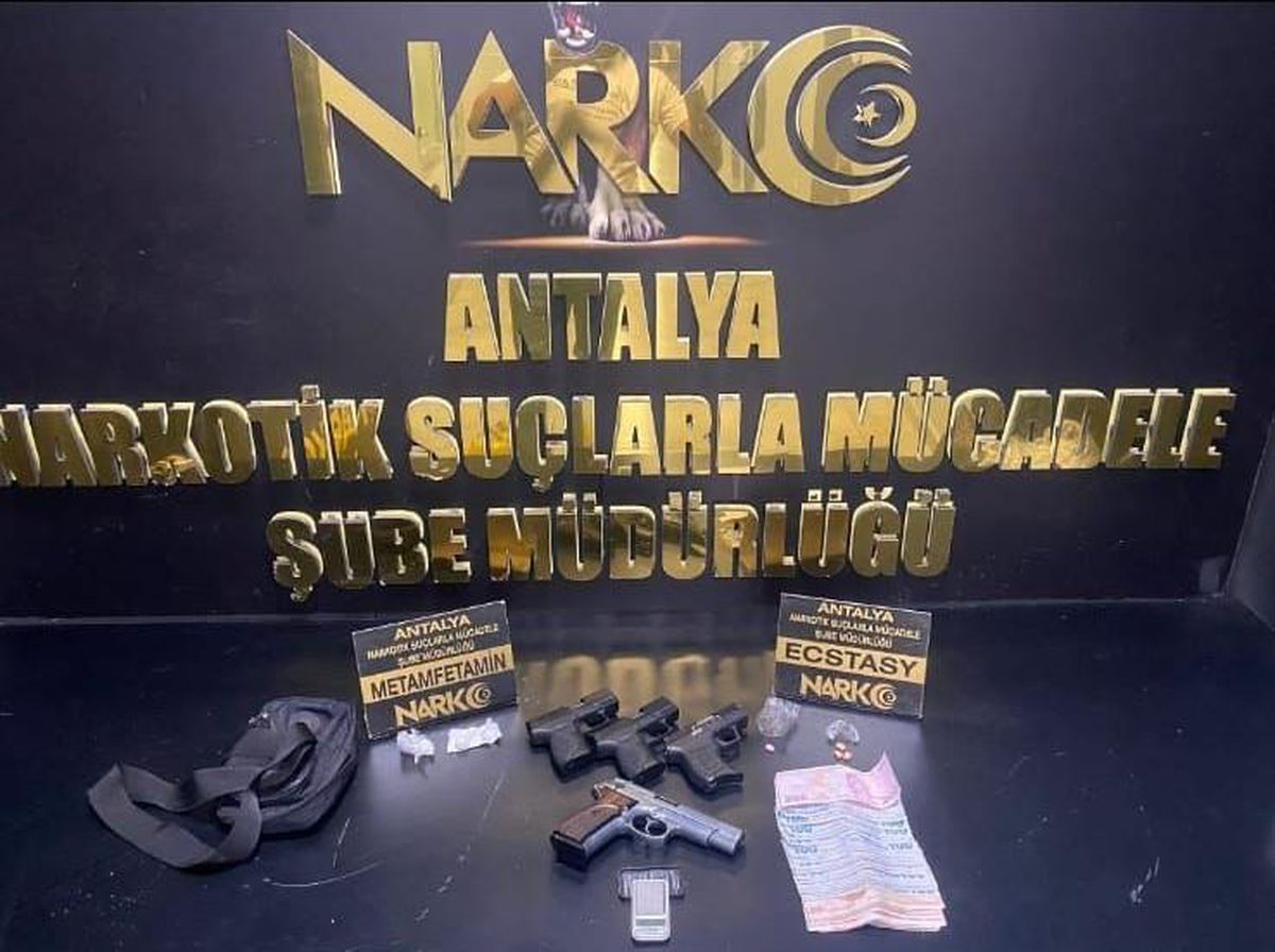 Antalya\'da "torbacı" operasyonunda 53 şüpheli yakalandı