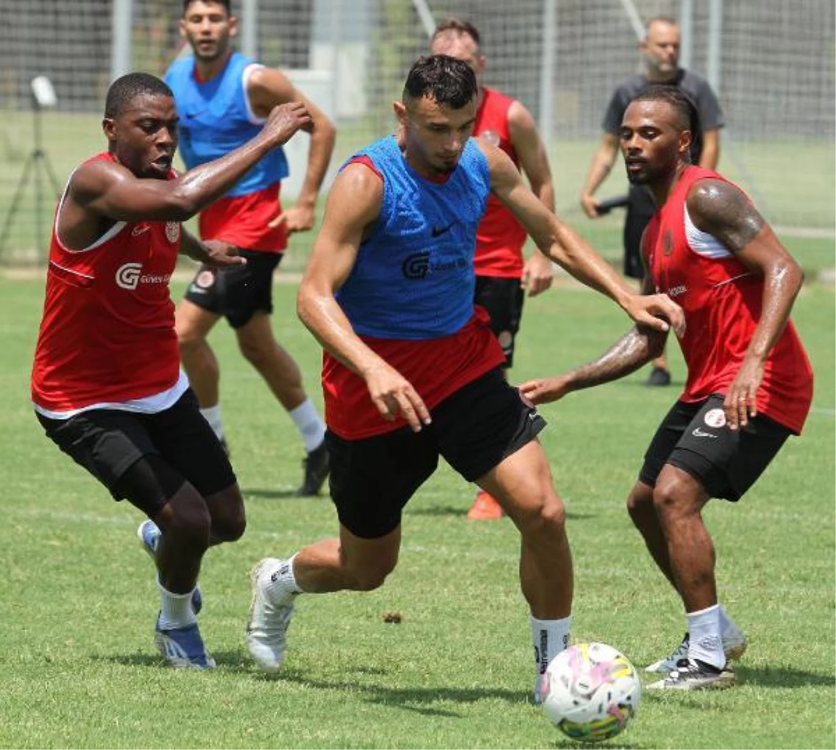 Antalyaspor, deplasman serisini 9\'a çıkarmayı hedefliyor
