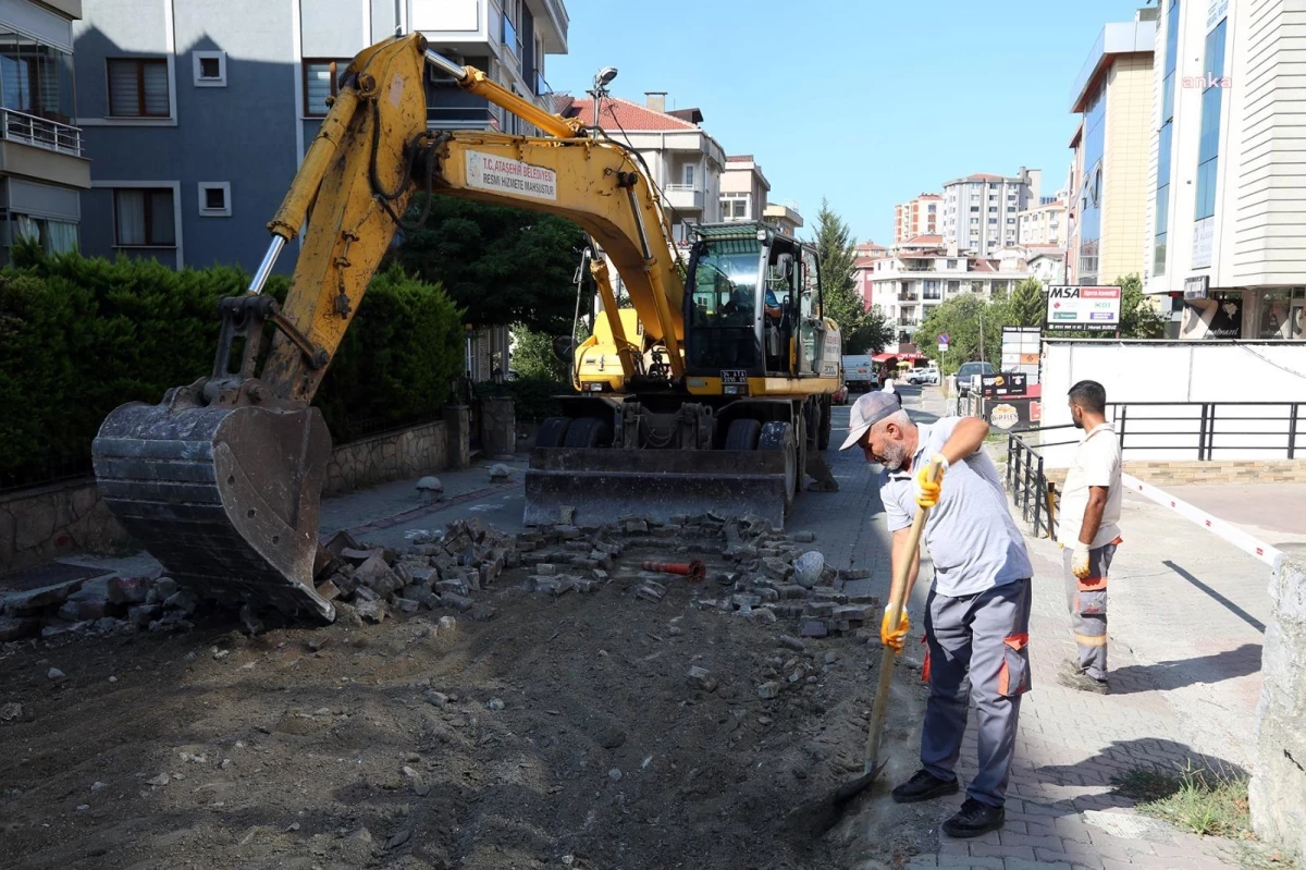 Ataşehir\'de yol bakım ve onarım çalışmaları aralıksız sürüyor