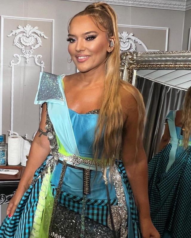 Berdan Mardini, içki döken Demet Akalın'ı eleştirdi! Akıllara yıllar önceki İbo Show'daki görüntü geldi Berdan Mardini, içki döken Demet Akalın'ı eleştirdi! Akıllara yıllar önceki İbo Show'daki görüntü geldi