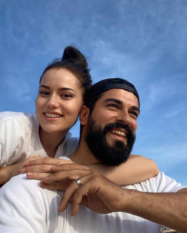 Burak Özçivit, Fahriye Evcen'in evi terk ettiği iddiasını yalanladı: Bizi rahat bırakın
