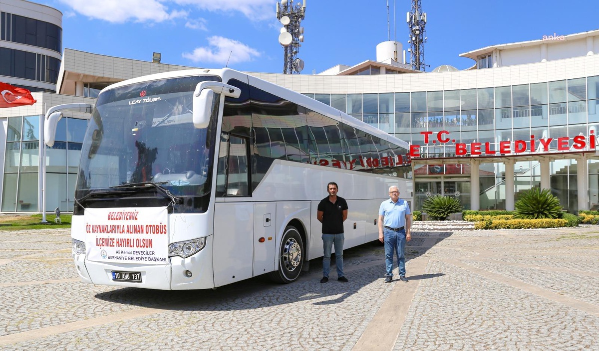 Burhaniye Belediyesi Araç Filosuna Bir Otobüs Daha Ekledi