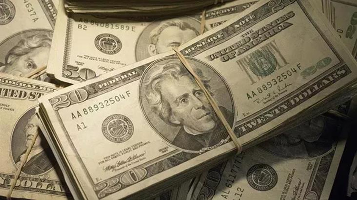 Güne yükselişle başlayan Dolar/TL, 17,96 seviyesinden işlem görüyor