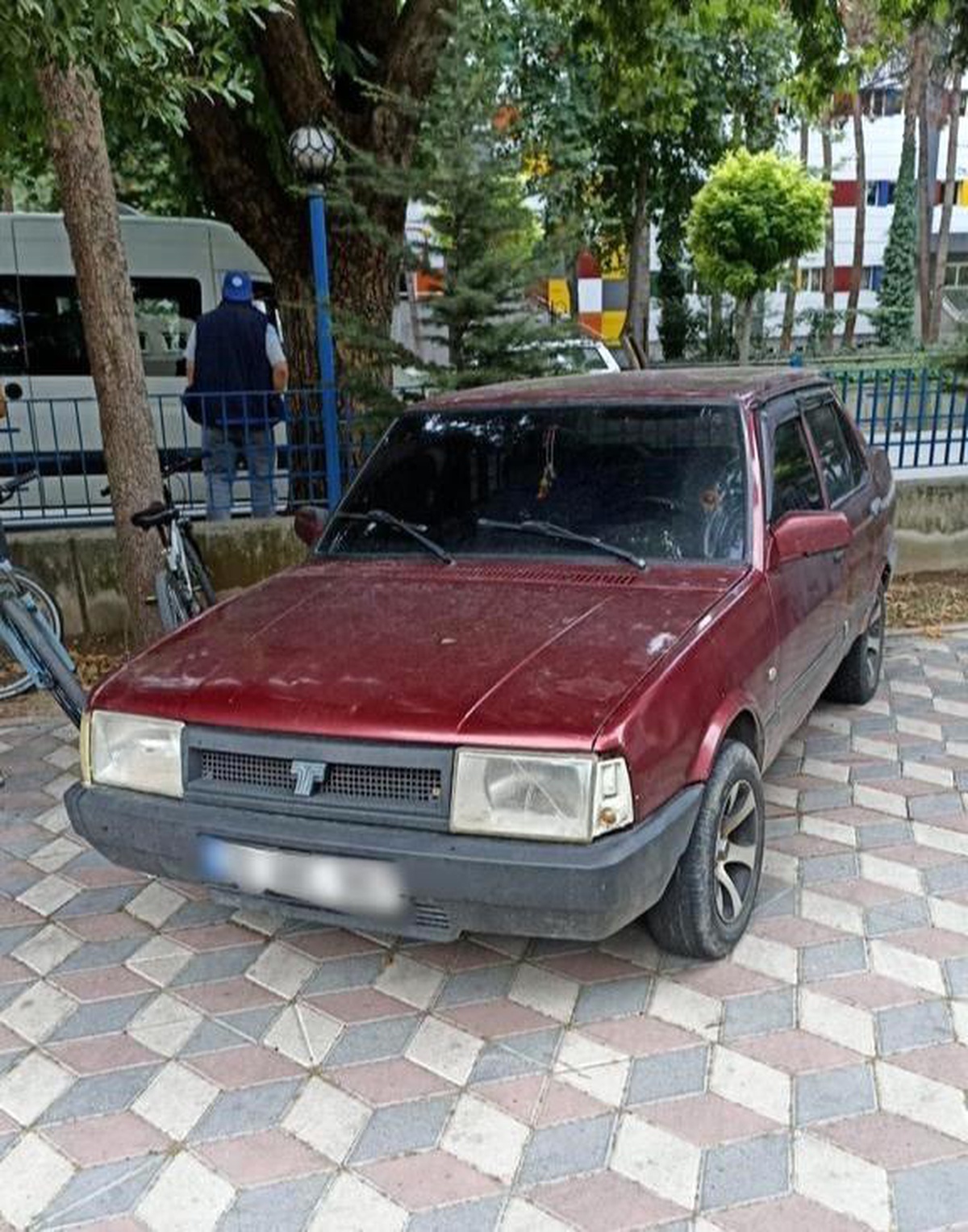 Eskişehir\'de çalınan otomobil Burdur\'da bulundu, şüpheli 2 kişi tutuklandı