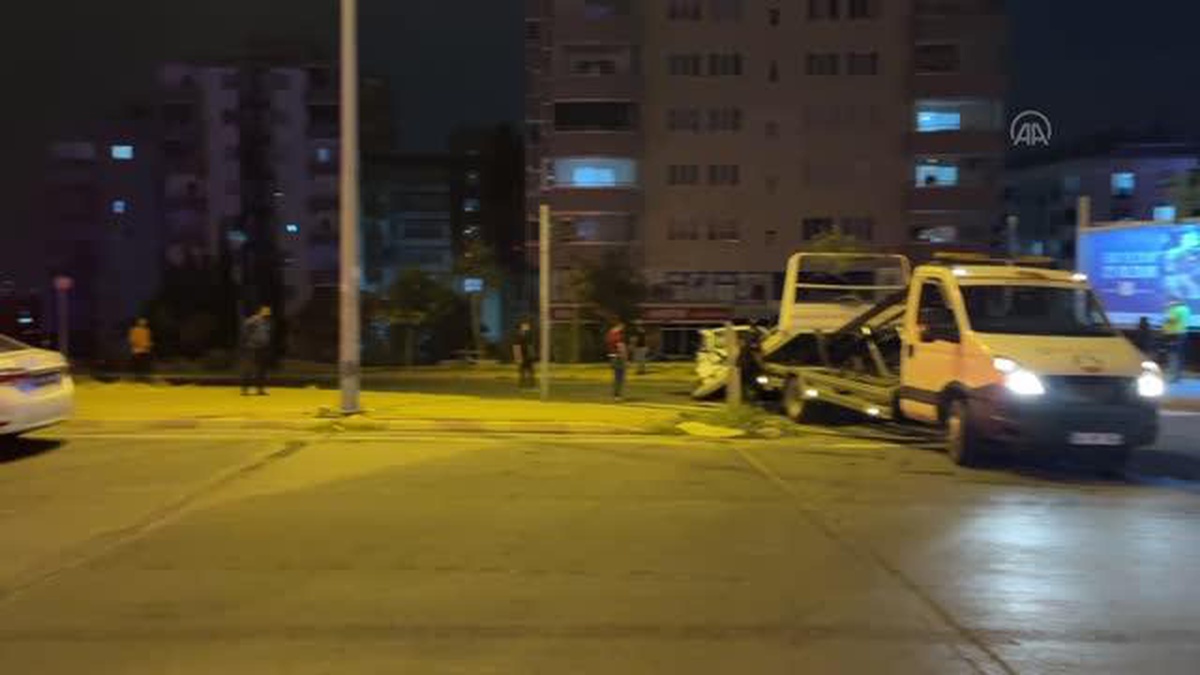 Kahramanmaraş\'ta iki otomobilin çarpıştığı kazada 8 kişi yaralandı