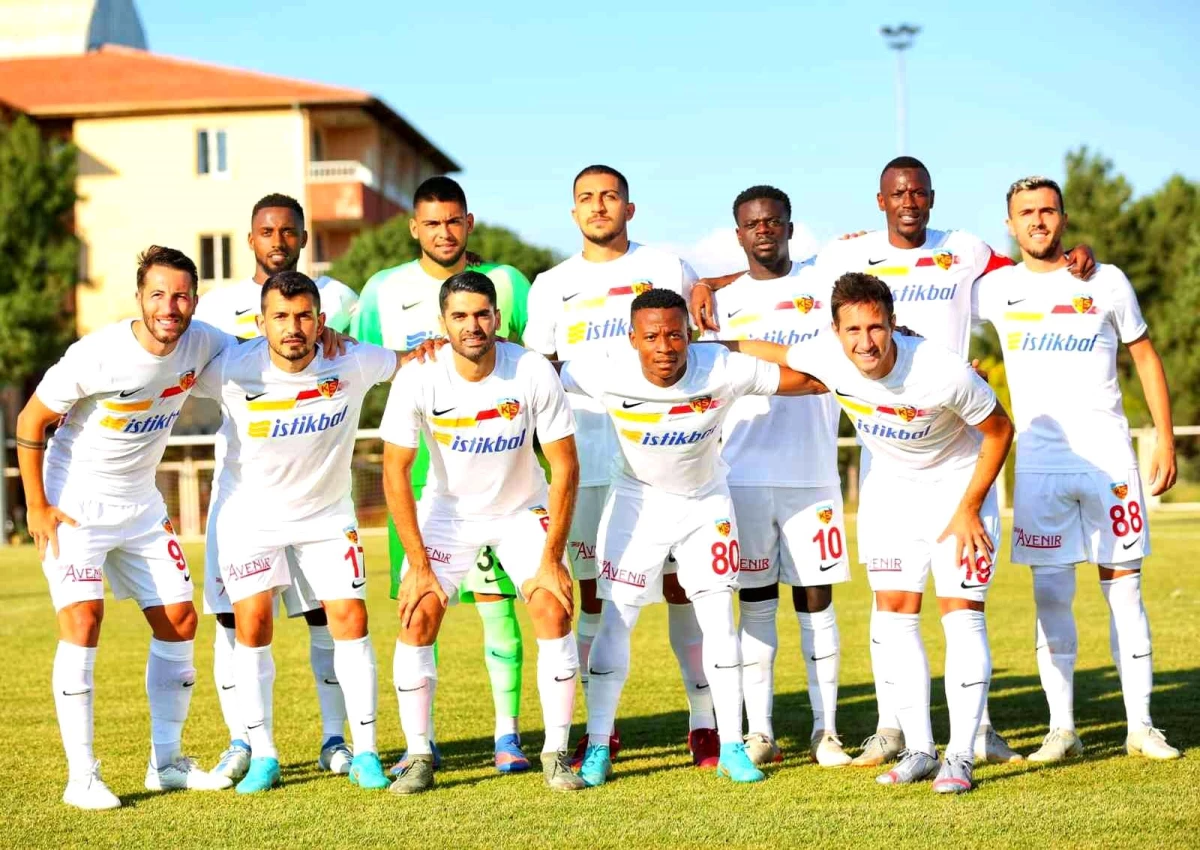 Kayserispor 15 yabancı futbolcusuna lisans çıkardı