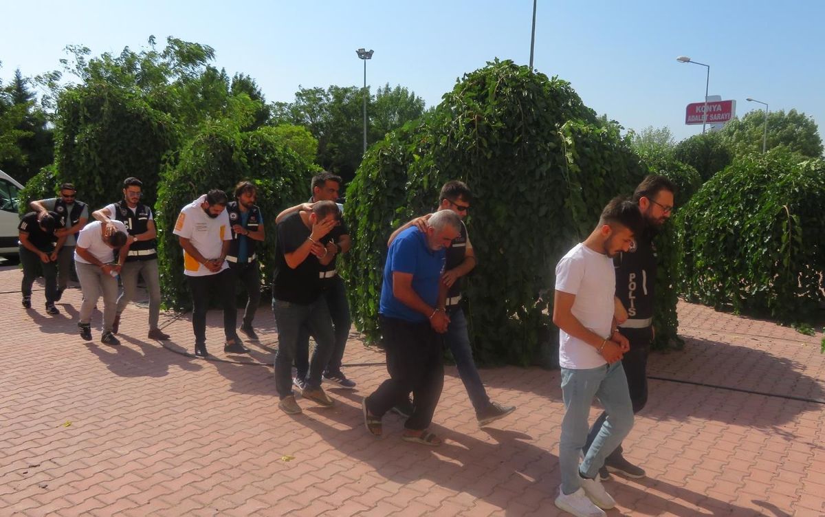 Konya\'da kaçak silah imalatı ve ticareti yaptığı öne sürülen 5 kişi tutuklandı