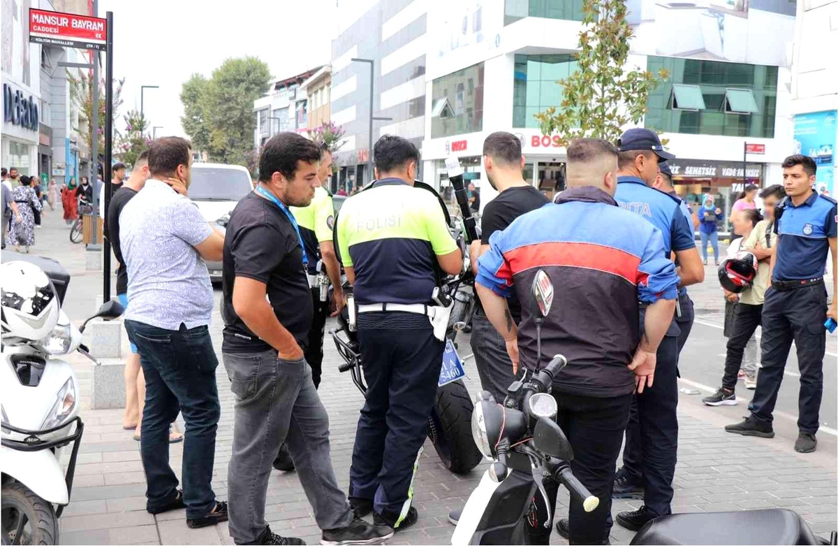 Motosiklet sürücülere sıkı denetim