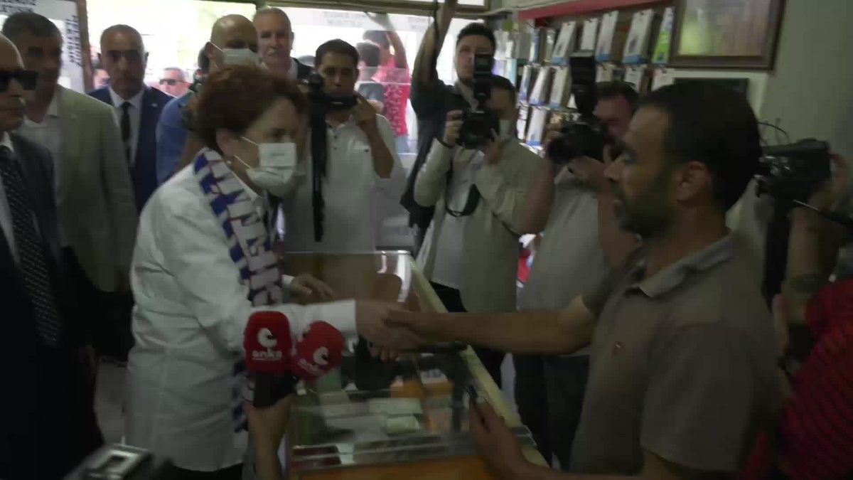 Niğdeli Esnaftan Akşener\'e: "Çiftçilik Yapıyorum Üstümde Hayvan Pisliği Vardı Siz Geliyorsunuz Diye Sildim. Bu Ülke Nereye Kadar Gidebilir?"