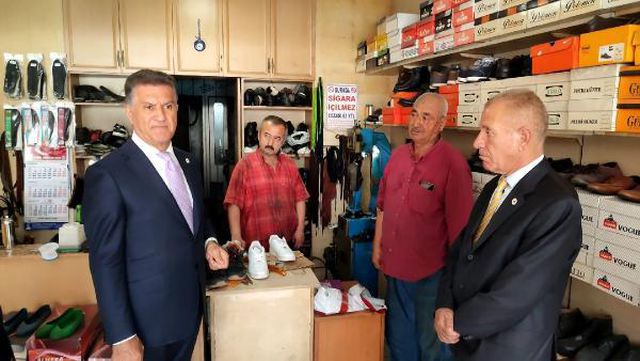 Cezaevi önünde konuşan Mustafa Sarıgül: Başka bir partiye geçen vekil, milletvekilliğinden de istifa etmeli Cezaevi önünde konuşan Mustafa Sarıgül: Başka bir partiye geçen vekil, milletvekilliğinden de istifa etmeli