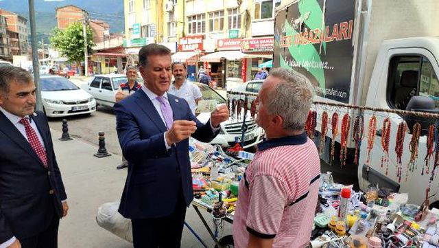 Cezaevi önünde konuşan Mustafa Sarıgül: Başka bir partiye geçen vekil, milletvekilliğinden de istifa etmeli Cezaevi önünde konuşan Mustafa Sarıgül: Başka bir partiye geçen vekil, milletvekilliğinden de istifa etmeli