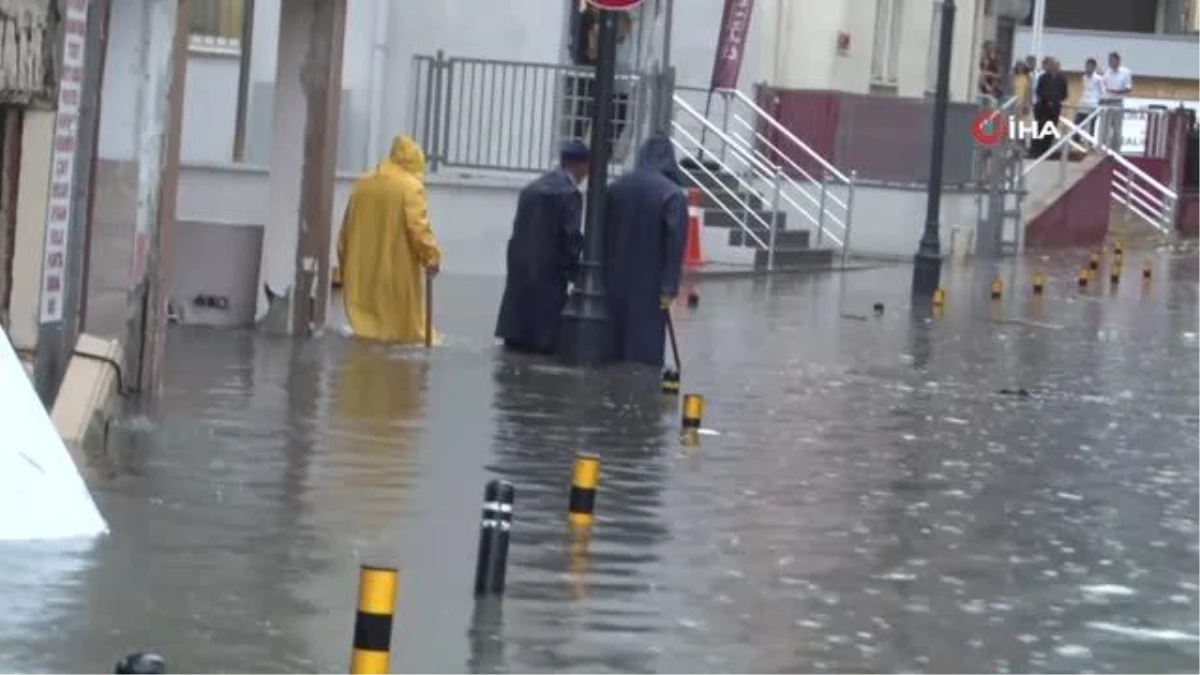Silivri\'de yoğun yağış sonrası su baskınları yaşandı