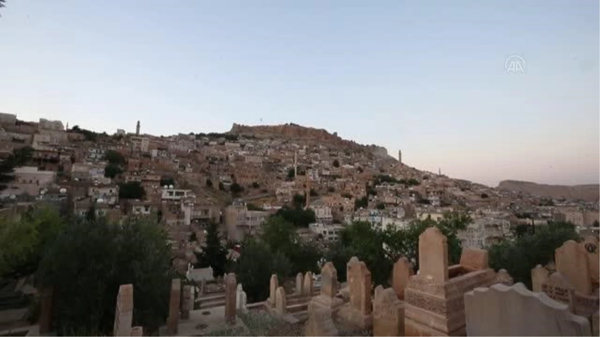 Mardin\'de açık hava müzesini andıran manzarada "dam palas" keyfi