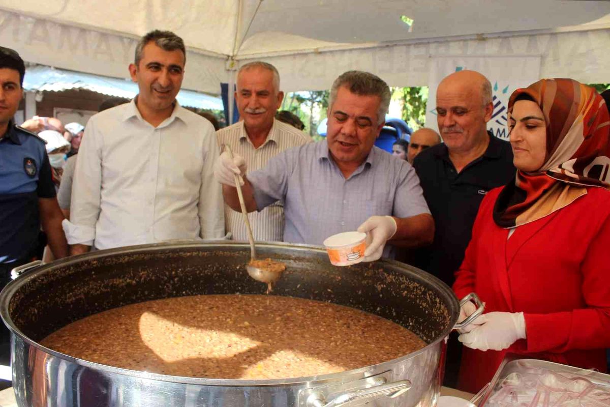 Adıyaman\'da 5 bin kişilik aşure ikramı