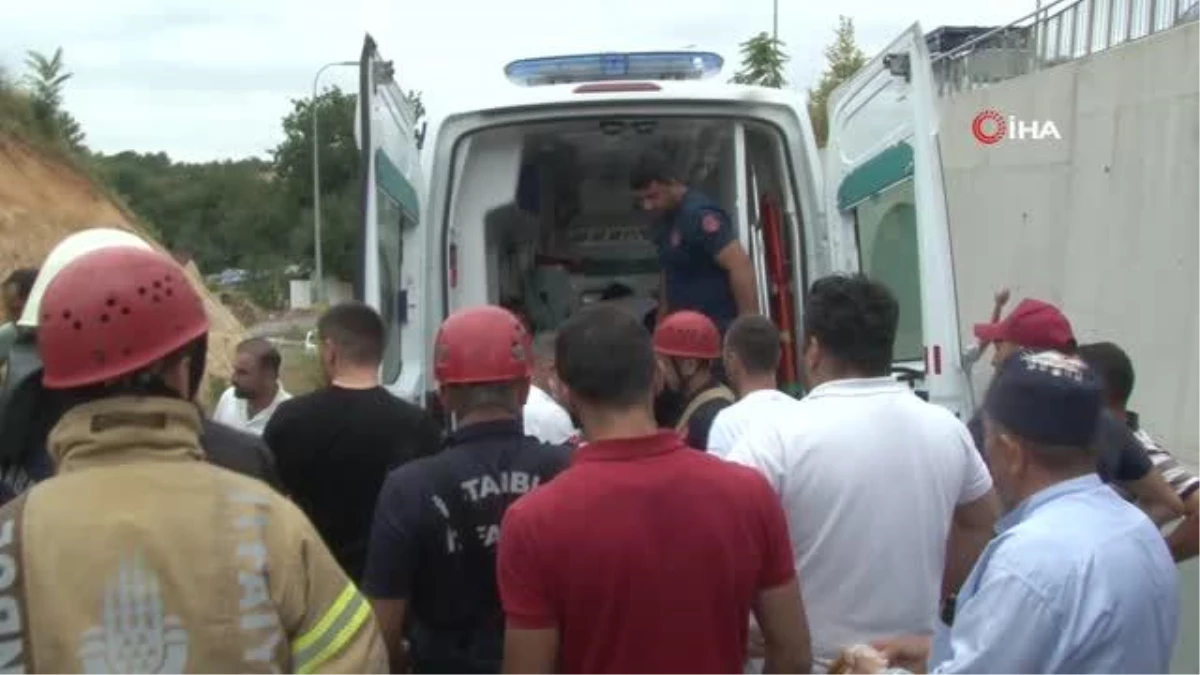 Arnavutköy\'de feci kazada bariyerleri aşıp alt yola uçtu