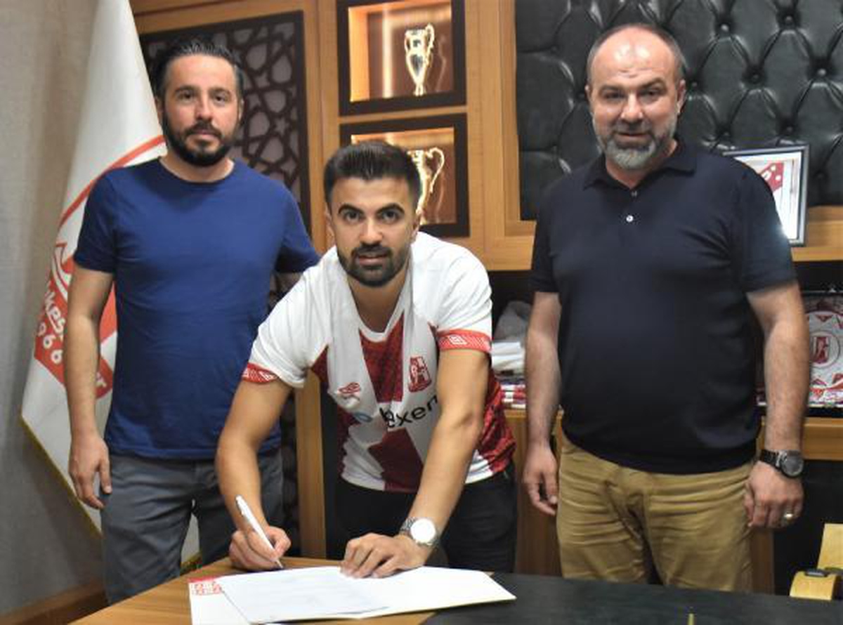 Balıkesirspor\'da Berat da imzayı attı
