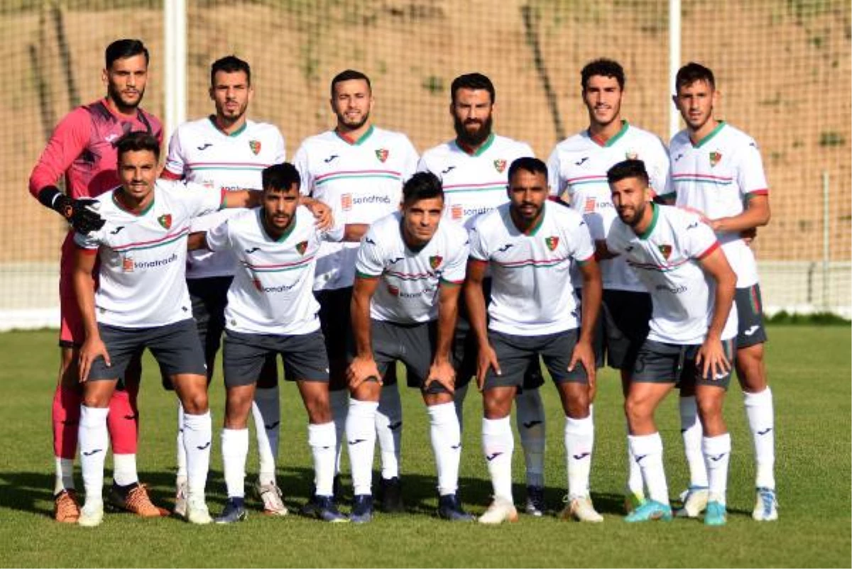 Cezayir Lig 1 takımlarından MC Alger\'in Erciyes kampı başladı