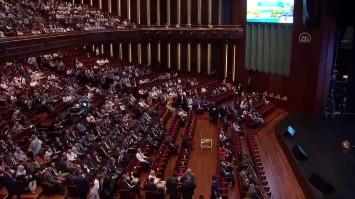 Cumhurbaşkanı Erdoğan: 'Türkiye'nin elektrik üretim kapasitesine yıllık 1,9 milyar kilovatsaate yakın katkı sağlayacak en yüksek barajımız Yusufeli,...