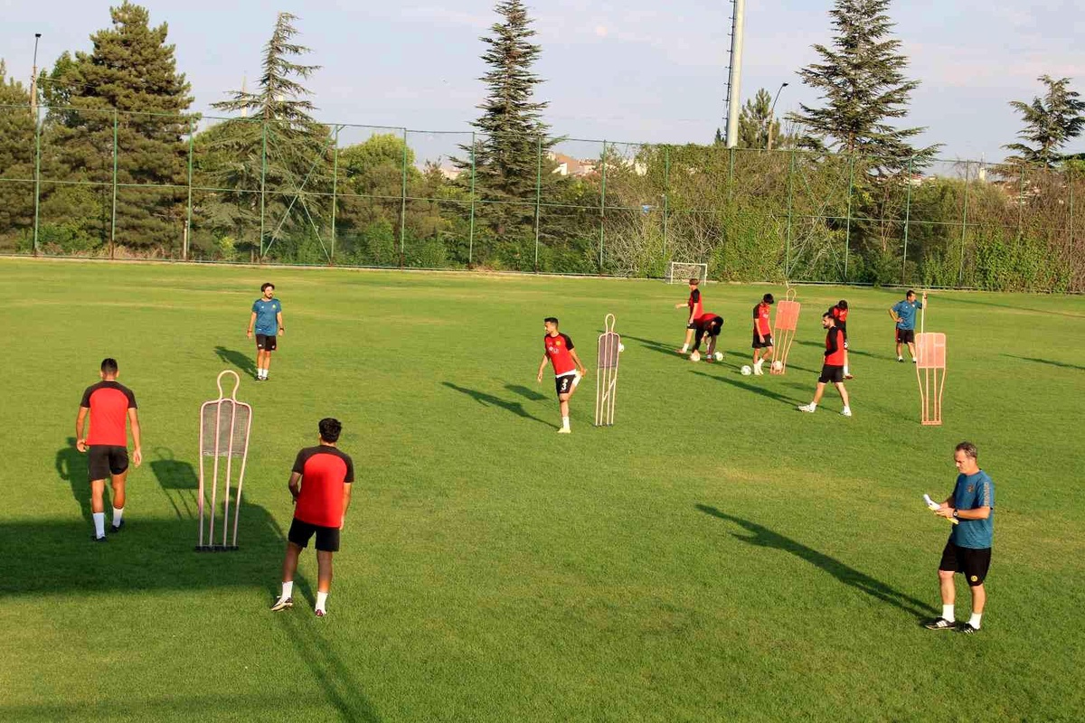 Eskişehirspor ve Bursaspor arasında Türkiye\'ye örnek olacak bir hazırlık maçı yapılacak