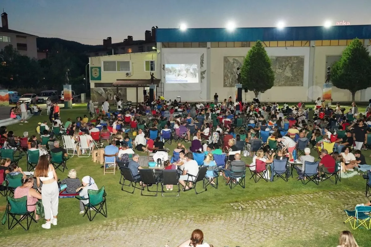 Gaziemir Belediyesi\'nin Film Gösteriminde Bergen Filmine Yoğun İlgi